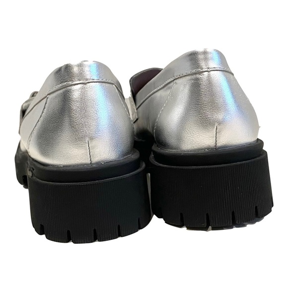 NWOTB — OLD NAVY Women Faux Leather Chunky Heel Lug Sole Silver Loafers Size 7 - Picture 8 of 12